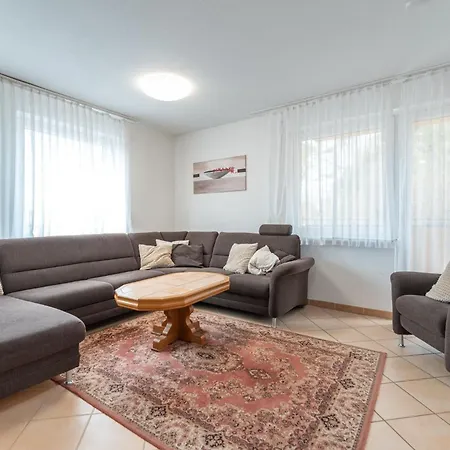 Apartment 1 Waldstrasse 12 *